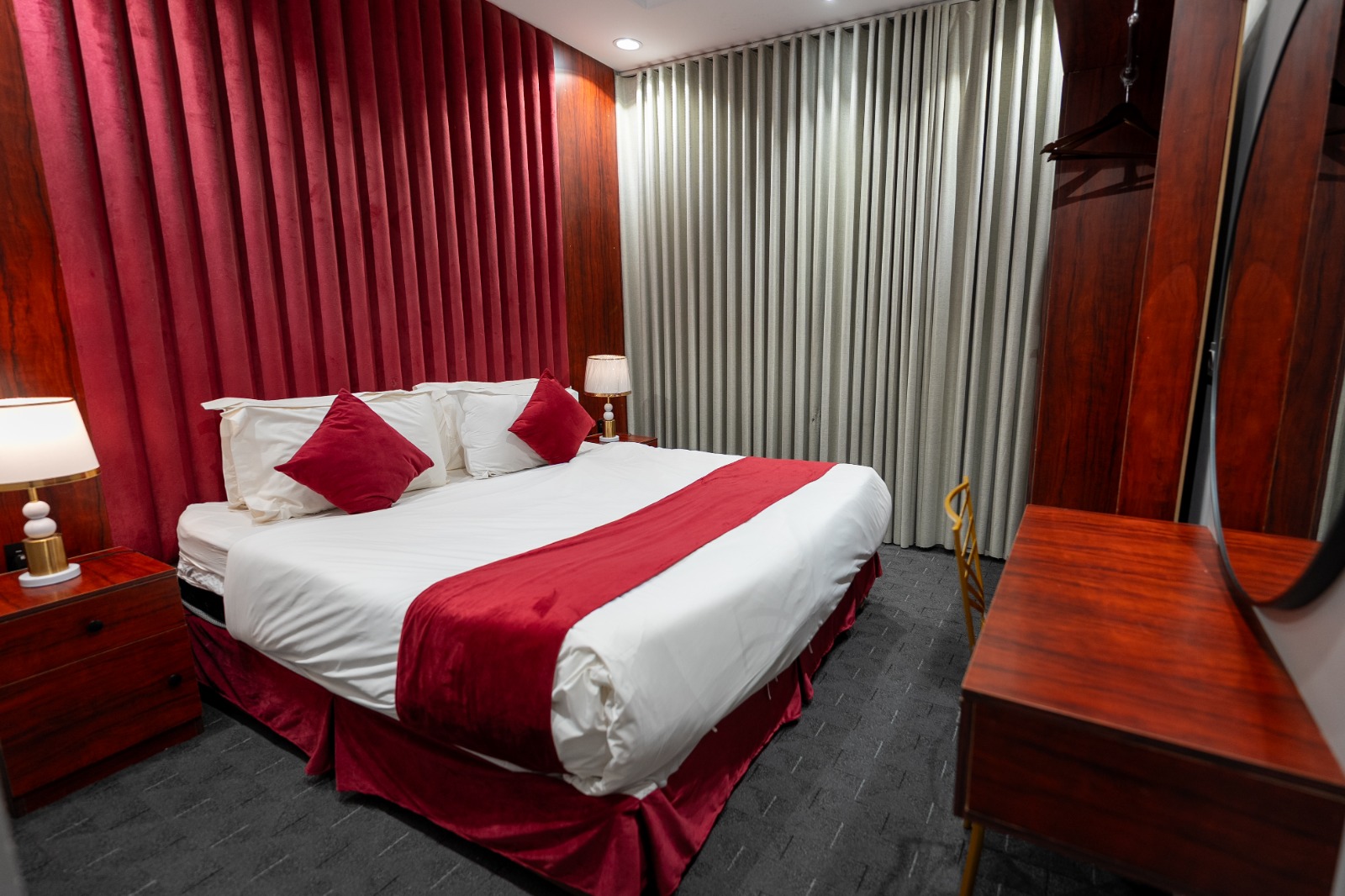 Deluxe Suite